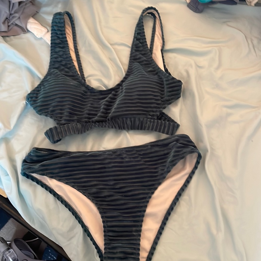 Cupshe Bikini - image 1